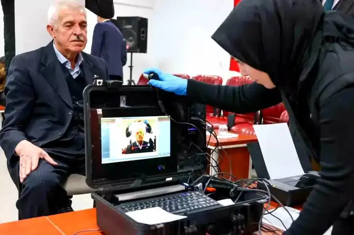 Bilecik Huzurevi'nde Yaşlılara Kimlik Kolaylığı